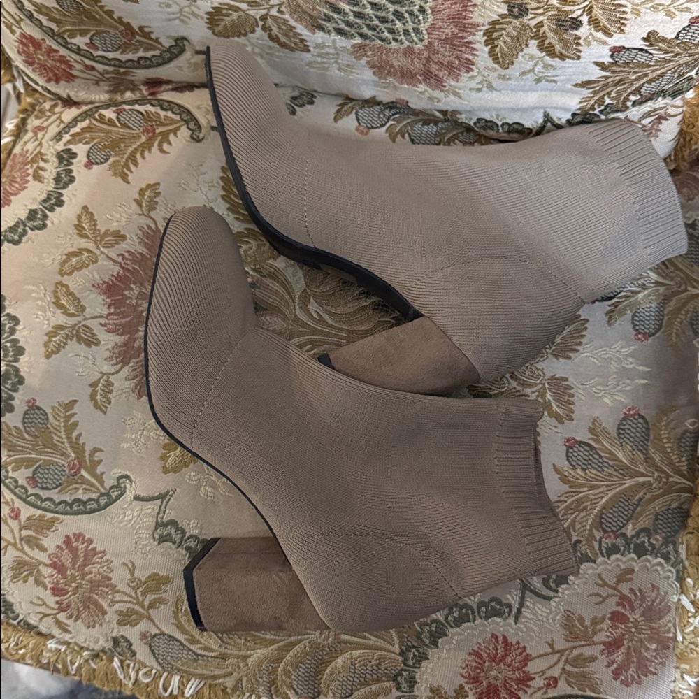 MIA Women's Taupe Heeled Boots